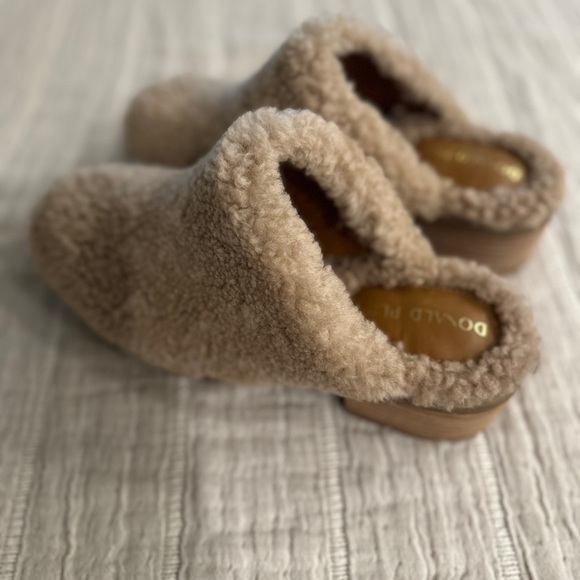 Donald J. Pliner Beige Shearling Clogs - Picture 5 of 6